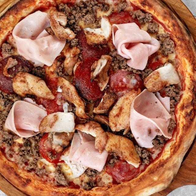 6. Steak Bomb Pizza (Large 16'').